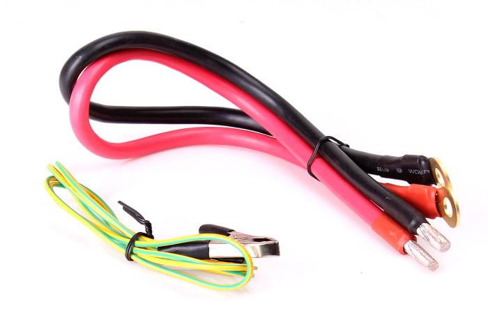 przetwornica-sinus-plus-1500-12v-230v-1500w-13391-kabel-zasilanie.jpg