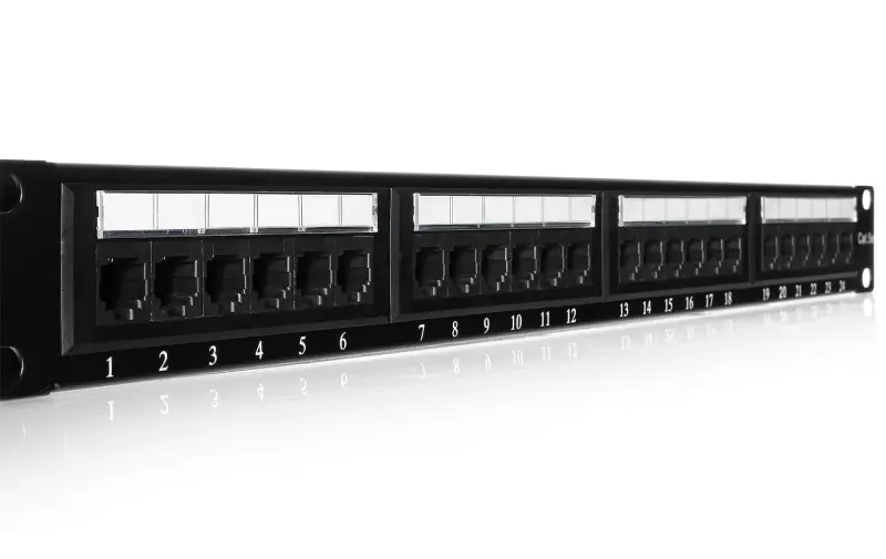 5961_patchpanel_19_24xrj45_cat5e_pp24_zoom_front.jpg