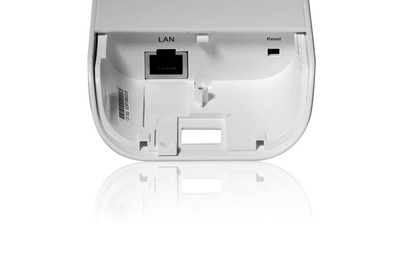 5087_ubiquiti_nanostation_m5_zew5ghz_airmax_13dbi_locom5_port.jpg