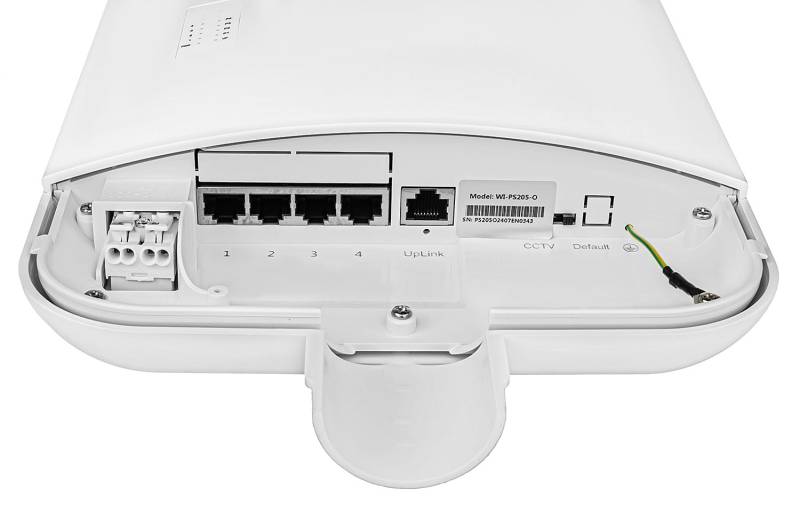 14083_switch_poe_wifi_ps205_o_srodek.jpg