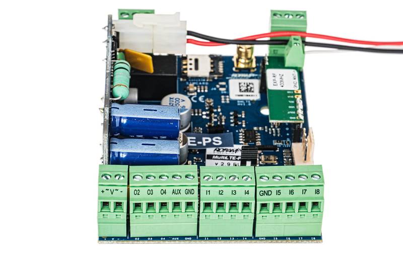 13726_multilte_rf_ps_modul_powiadomienia_i_sterowania_lte_z_pilotem_i_zasilaczem_bok2.jpg