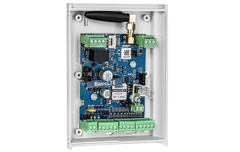 13753_basiclte_box_modul_powiadomienia_i_sterowania_lte_srodek.jpg