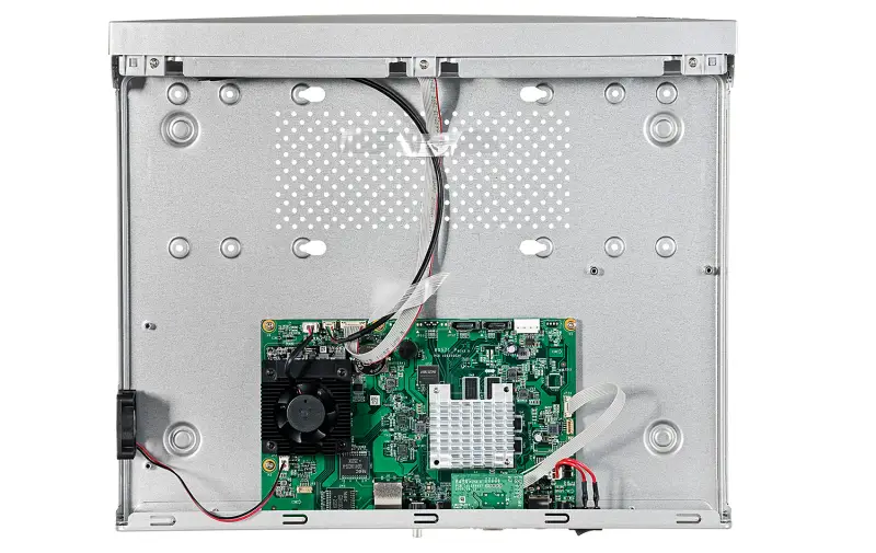 15154_rejestrator_nvr_8ch_ds_7608nxi_i2v_pro_32mp_2hdd_srodek.jpg