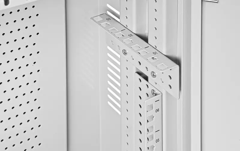 15795_niskoprofilowa_szafa_rack_6u_wn5406w_jasnoszara_zoom_v2.jpg